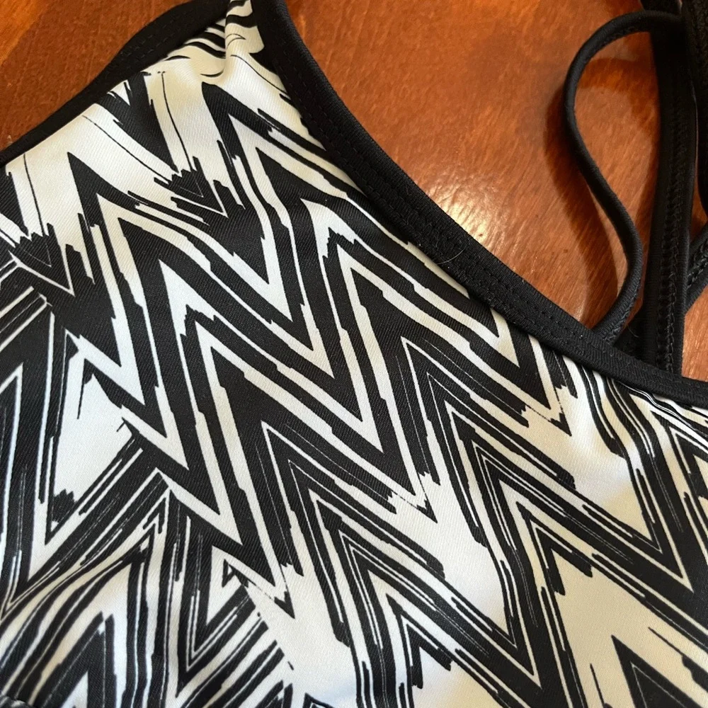 EXP Core Performance Black and White  Sports Bra-Small - Picture 4 of 8